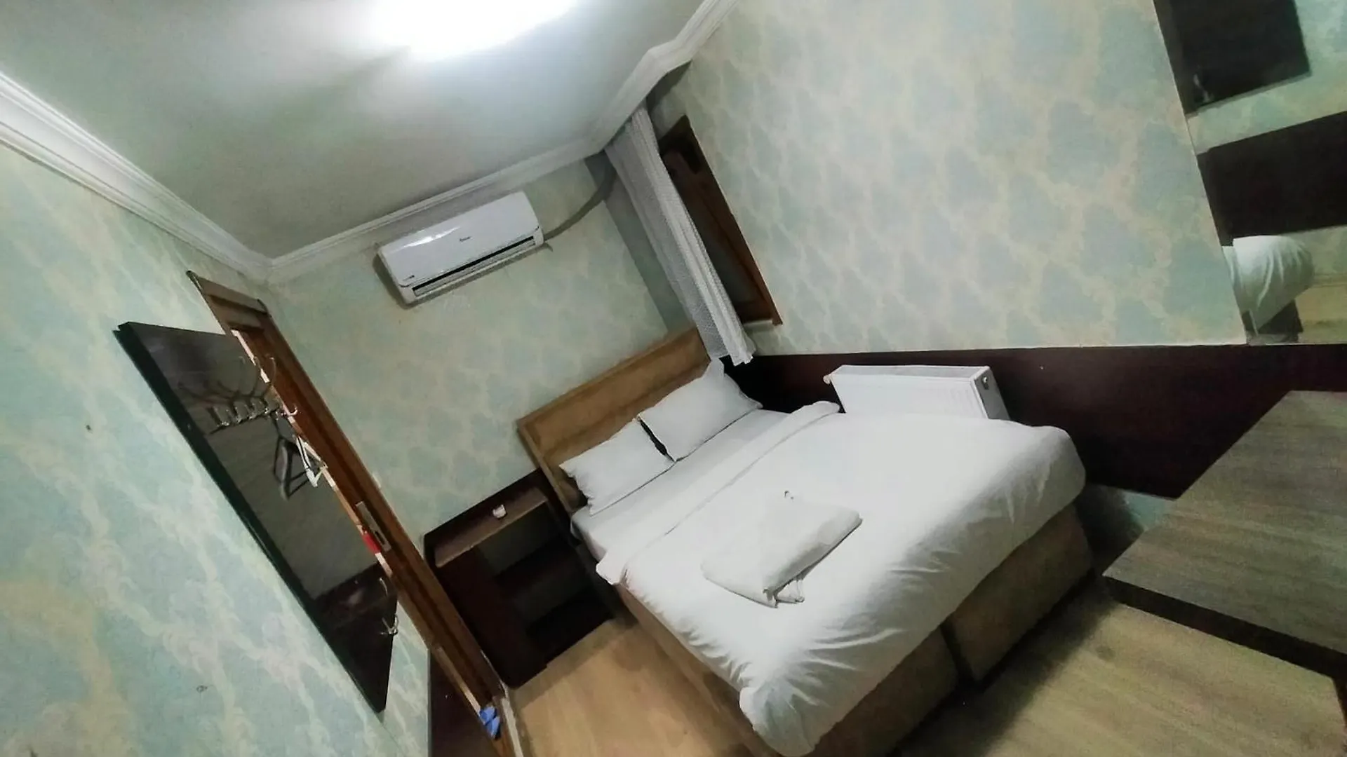 Grand Blueroyal Apart location